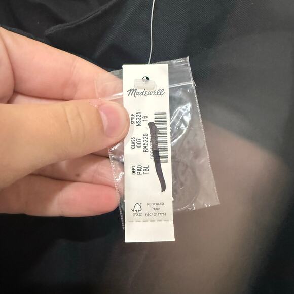 NWT Madewell Square Neck Vest in Drapey Twill True Black Clean Girl Chic Size 16 - Picture 6 of 7